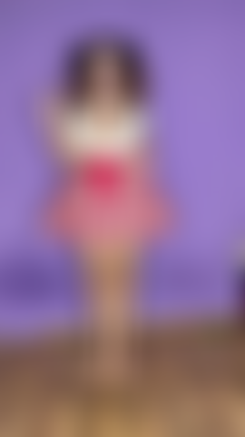 Daddys_girl supplie de sucer et de se faire baiser.