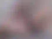 Une milf curvy baise sa chatte serrée avec un bbc de 8 pouces! J'utilise mon jouet en combinaison avec mon vibromasseur pour avoir un orgasme incroyable ! Je suce mon gode par la suite, goûtant mon jus crémeux. Miam !