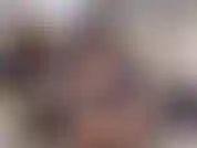 Une milf gothique percée baise une grosse bite. Regarde-moi montrer mes énormes seins percés et mes cuisses épaisses recouvertes de résille. Voyez une vue rapprochée de moi en train de fourrer ma petite chatte serrée avec mon jouet le plus gros et le plus épais !