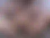 Une milf potelée et plantureuse éjacule sur ta bite.