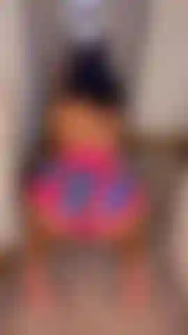 Twerking With Back Of Soles Showing