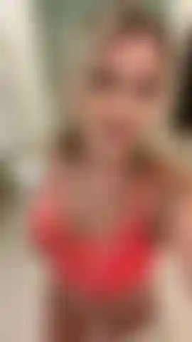 Sexy en lingerie orange *teasing*.