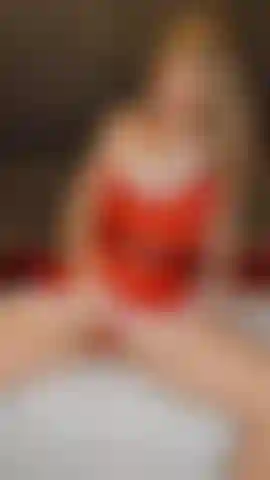 Mme claus devient coquin et se déshabille !