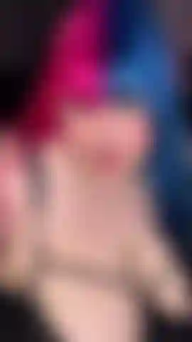 I'm back with new hair and the same attitude. I looked so hot I just had to play with my blue vibrator and cream on my pink dildo, overstimulating my sensitive pussy after my long break from streaming.
TLDR; SLOPPY DILDO SUCKING, WAND VIBRATOR, CREAMY PUSSY, DIRTY TALK, & BLACK LINGERIE