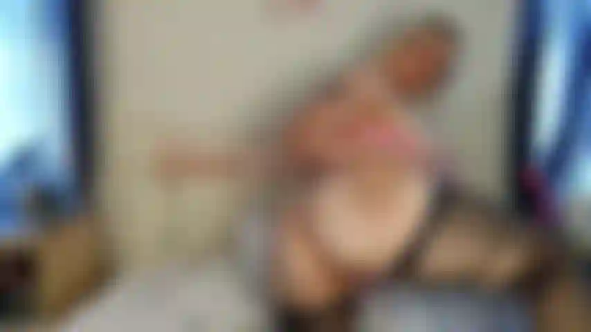 2 Ans de cammiversaire spécial - compilation rapide de plusieurs vidéos de jeux avec ma chatte - regardez-moi jouer avec mon clito, me taquiner avec mon vibro et jouir fort 💦.
