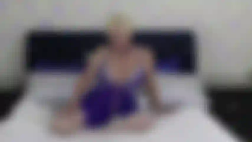 Je te parle pendant que je joue avec un gode comme si tu étais là.