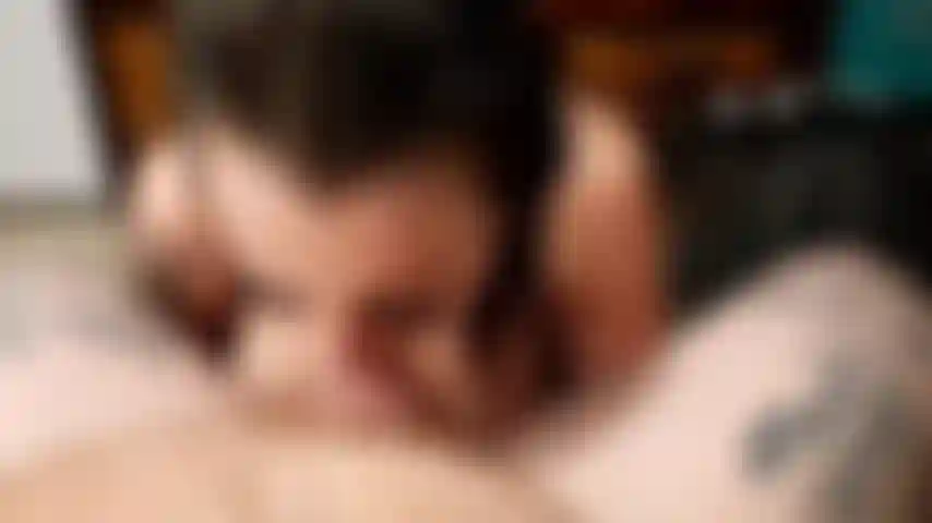 Bj, gorge profonde, branlette espagnole, branlette avec soin du visage.