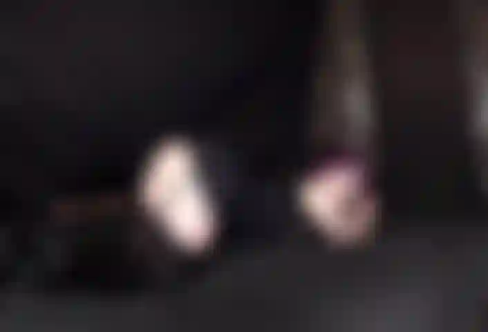 Séduction avec plug anal bijou.