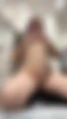 J'étais tellement excitée en faisant la lessive que je devais jouer avec moi-même.