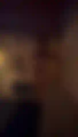 Strip tease dans un sauna public, regarde ce que je fais après le strip !