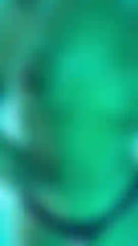 Transat public sous lingerie frottant le clitoris.