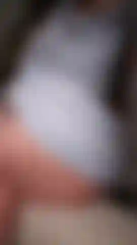 Wona viendras te détendre avec moi sur le canapé, bébé ?