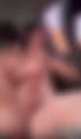 Masturbation dans la voiture.