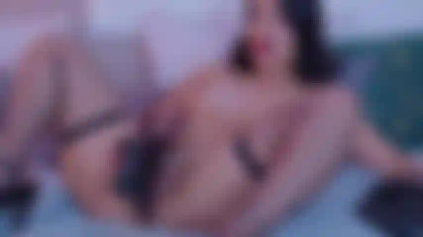 Mon chatte serrée.. Et mon nouveau talon.. !! #Heelinsertion #heelfetish.
