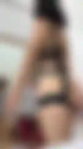 worship me... my ass... my feet... take the curves of my body