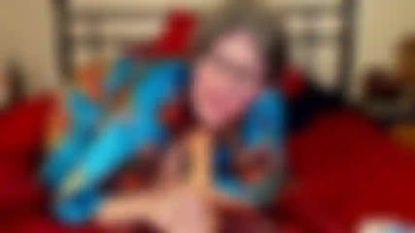 Pipe en gorge profonde et taquinerie de tétons, baise de seins et doigté de chatte.