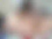 La chatte rasée a pénétré dans les bas du missionnaire.