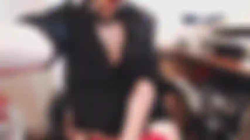 Secrétaire masturbatrice.