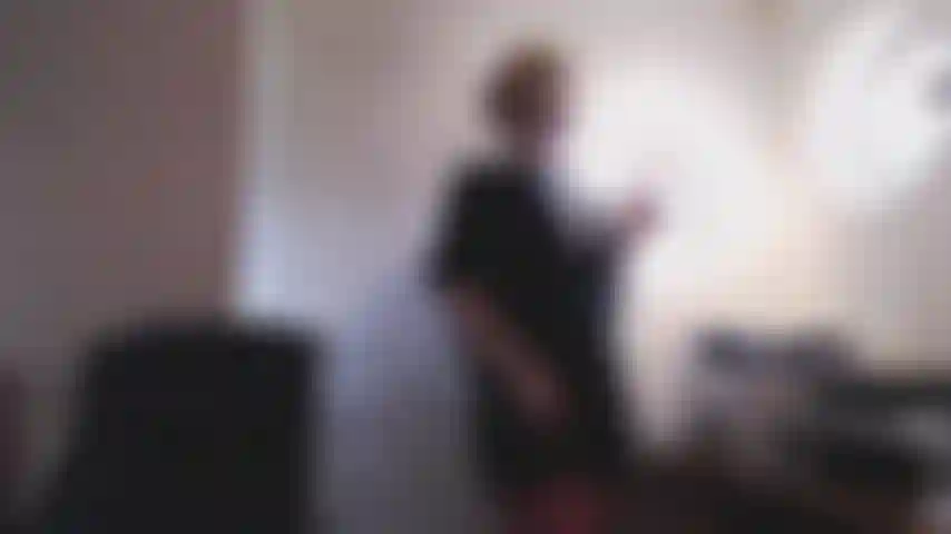 Secrétaire taquine, sale bureau.