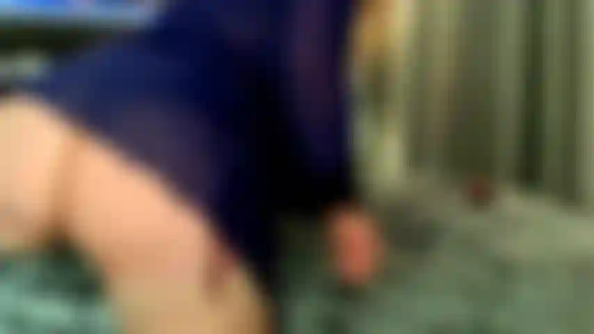 Le cul bbw rebondit et la chatte se frotte.