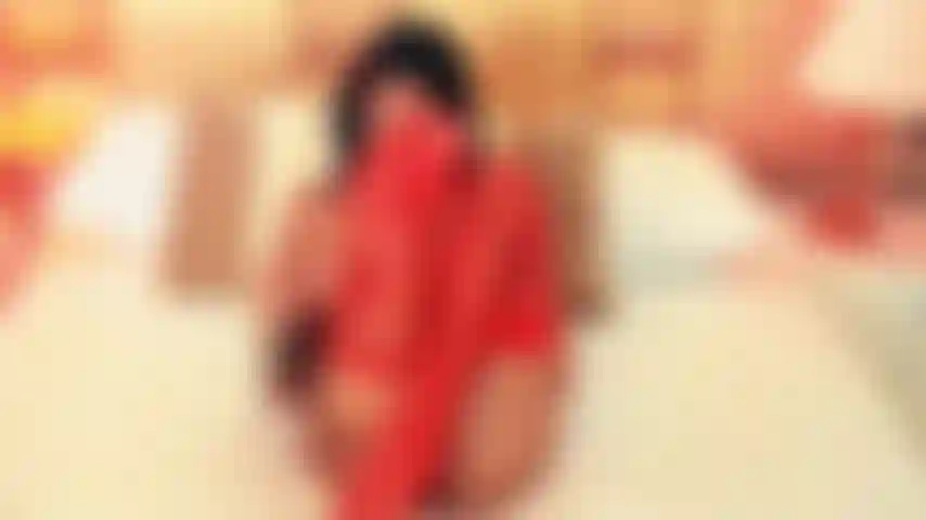 red lengerie an play pussy show