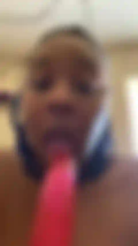 Je présente mon premier gode.