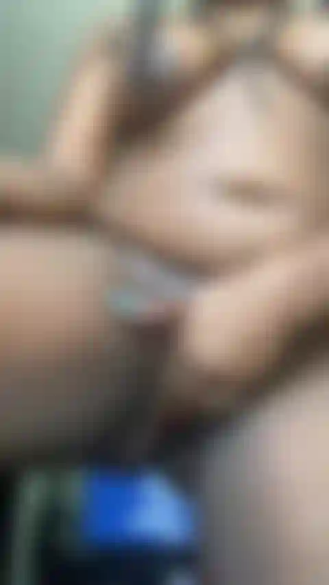 Un jeu de gode rapide avant le travail.