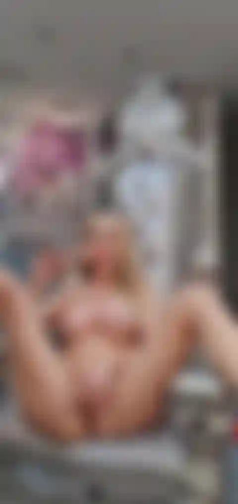 Masturbe-toi sur le trône.