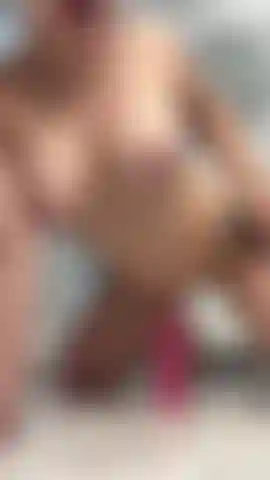 Je monte ta bite dans la salle de bain.