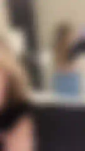 Enlève cette culotte et lèche-moi les trous !!!