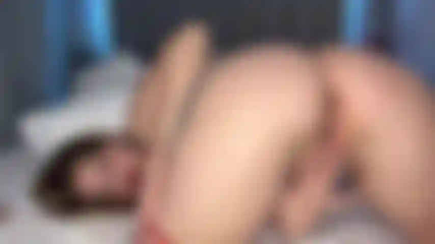 Mm j'aime doigter ma chatte serrée pour toi sants ho ho ho.