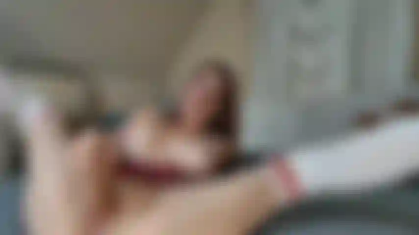 Je baise longuement et durement et je suce de près.