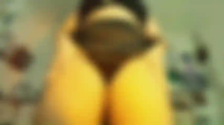 Body worship: Miniskirt Mania