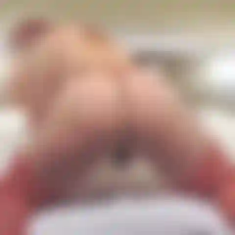 Big booty twerk cock swings
