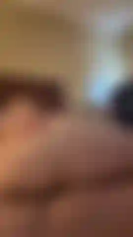 Showing off this big round booty