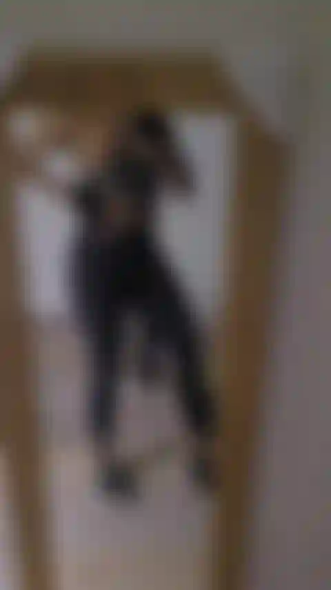 Viens me rejoindre. Seins.