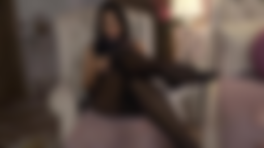 Coutume : semelles gainées de nylon adorant.