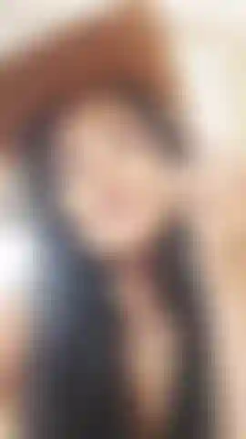 Cum on my Cowgirl Tongue and cream it good!