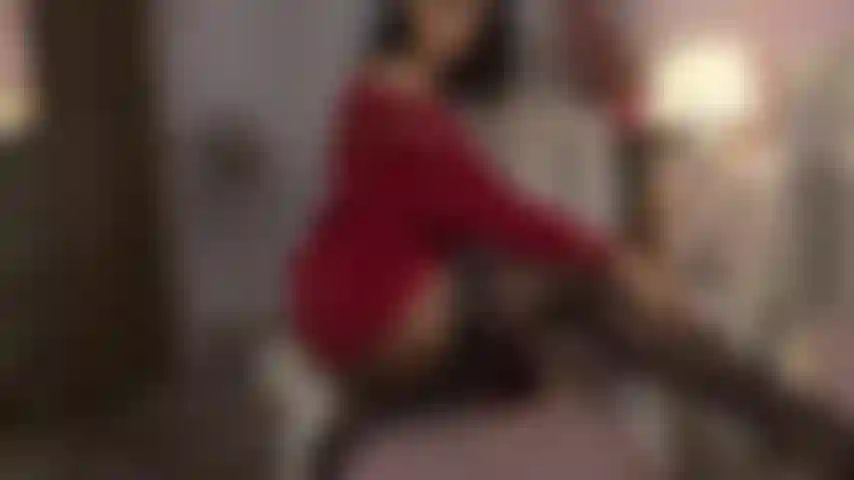 Je te chevauche dans mes bas nylons soyeux.