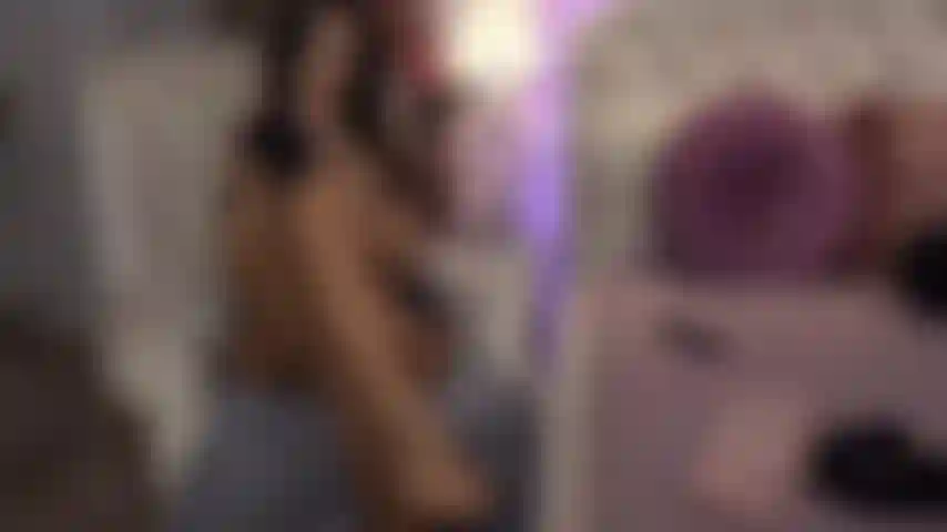 Partie 1 : bas de soie et désir dégoulinant : adorez-moi comme il se doit.