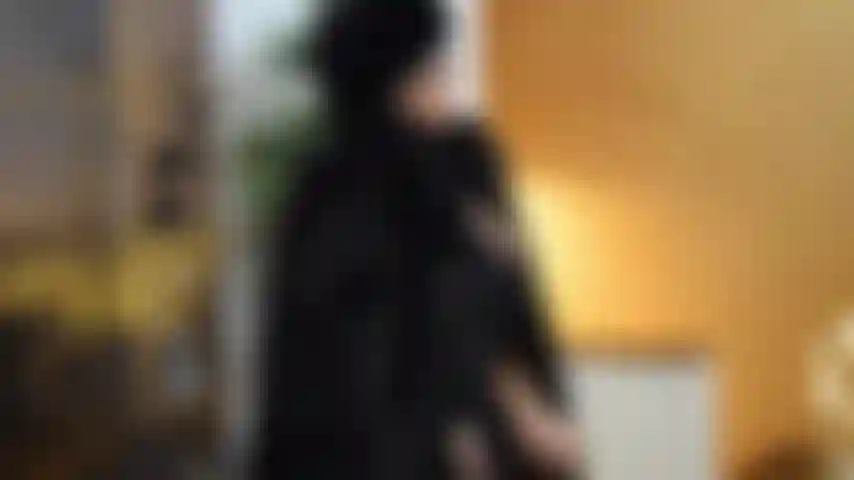 Manteau de fourrure noir.