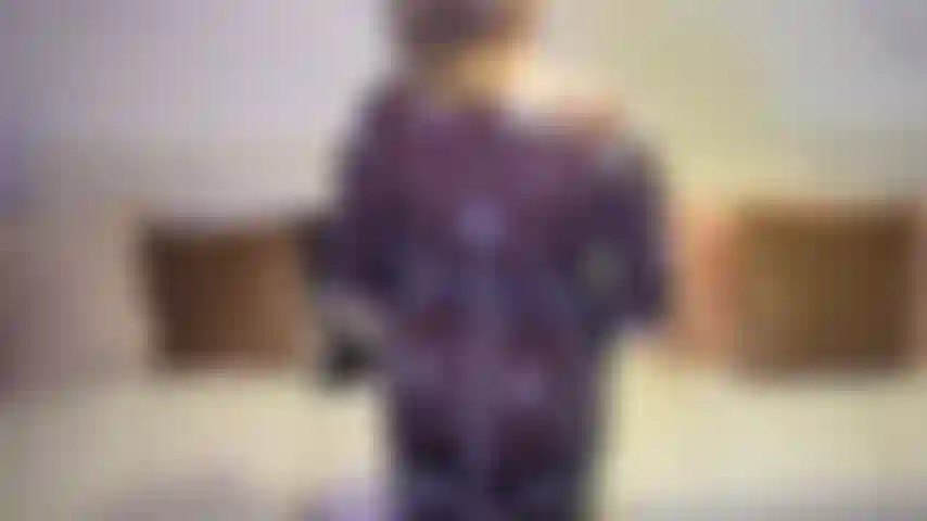 Tu vas adorer mes jambes et mes seins.