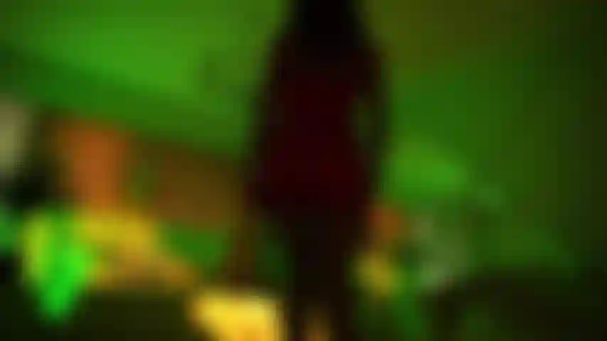 Une petite allumeuse.