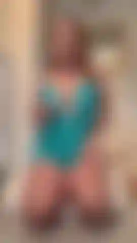 Breed my beautiful mature MILF pussy ..
Watch my stomach grow