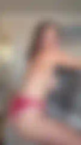 Humping and bouncing on my chair in my red knickers imagining your underneath me with my big bouncy boobies in your face and big dick inside of my tight pussy . Finishes with me cuming on your cock and an orgasm 5 minute video
#orgasm
#naturalboobs
#humping
#bouncing
