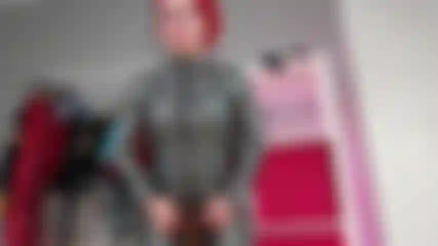 Strapon pour de l'argent : va travailler dur pour ta déesse, ramène-moi tout ton argent en vrac : en prix tu auras ma bbc, si tu gagnes assez pour ta déesse gourmande (non).