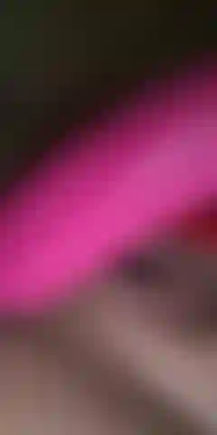 Je joue avec ma ventouse de clitoris et mes ventouses de mamelon.