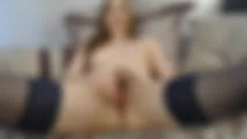 Un véritable orgasme en train de me masturber et de doigter ma chatte poilue.