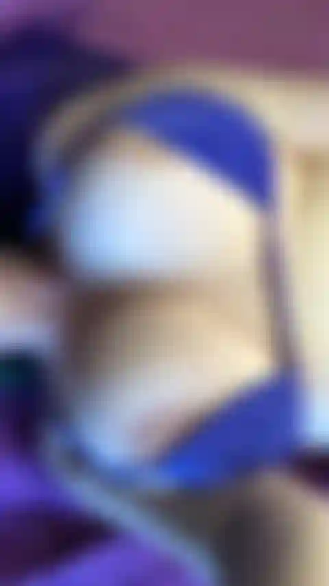 Les seins rebondissent en position pov.