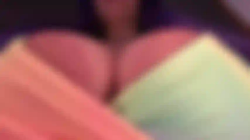 J'adore les seins énormes et je parle salement.